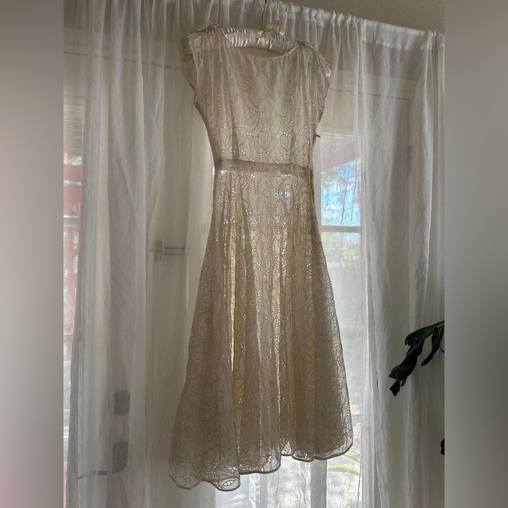 1940s sweetheart lace fit n flare dress - Picture 3 of 8